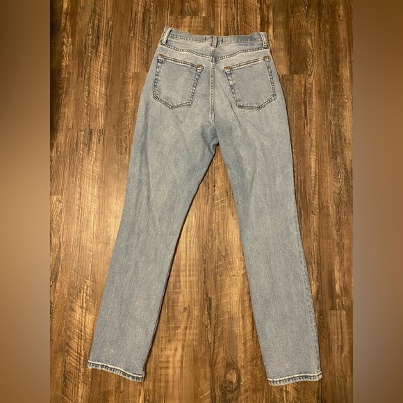 Abercrombie & Fitch Ultra High Rise 90s Slim Straight Jean - Picture 4 of 5
